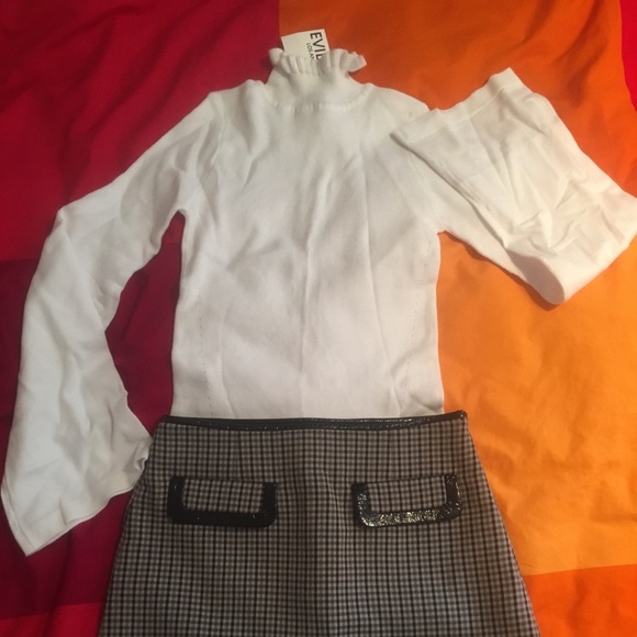 🎉HP🎉 NWT Evident Knit top with bell cuffs - Picture 3 of 4